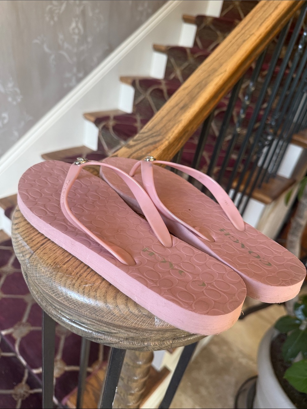 COACH ABBIGAIL ladies flip-flops preowned good condition size 9 - Picture 2 of 10